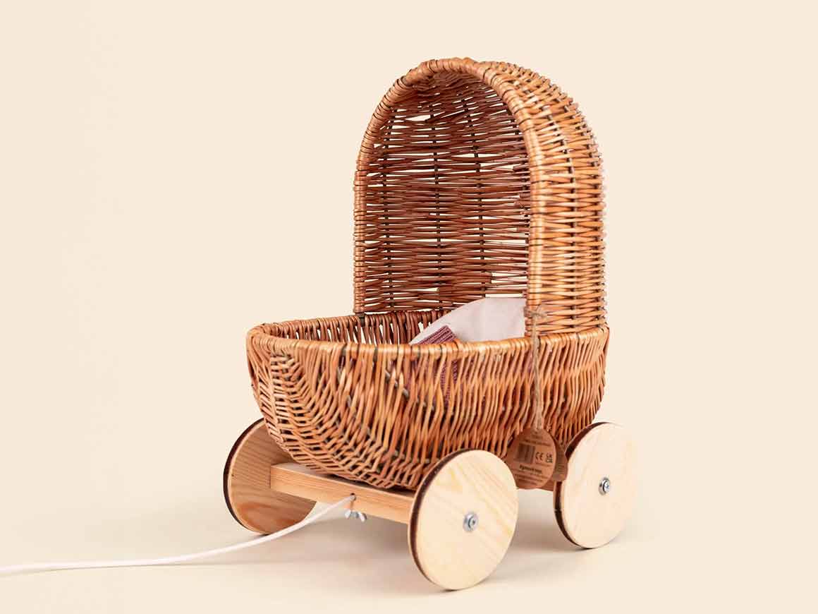 Kleiner Puppenwagen aus Weide – Bild 2